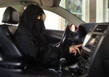 Principe Arabia Saudita: “Basta discutere: le donne devono guidare”