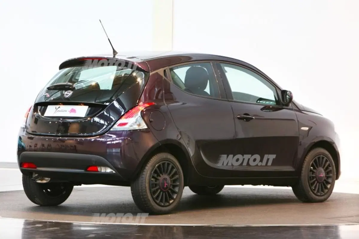 Lancia Ypsilon Elefantino: nel cuore della "Natural Chic" (7)