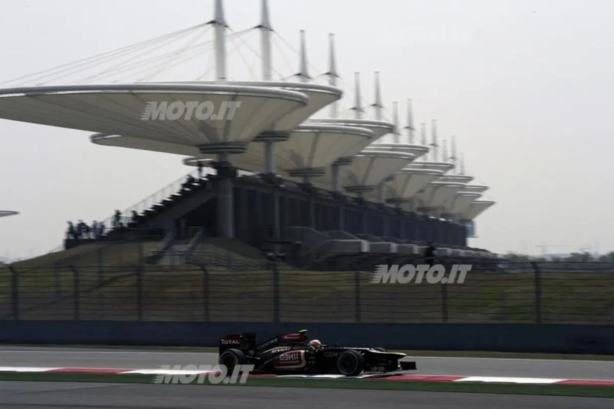 F1 GP Cina 2013: Hamilton conquista la pole position a Shanghai (5)