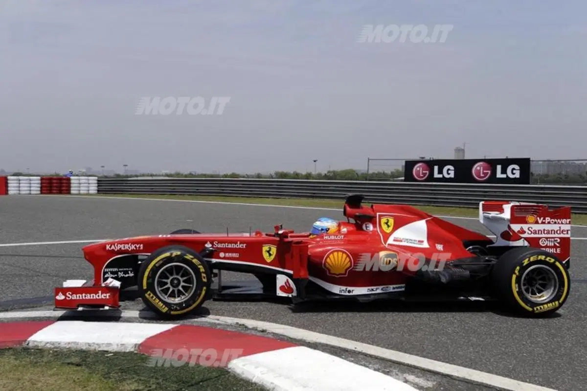 F1 GP Cina 2013: Hamilton conquista la pole position a Shanghai (22)