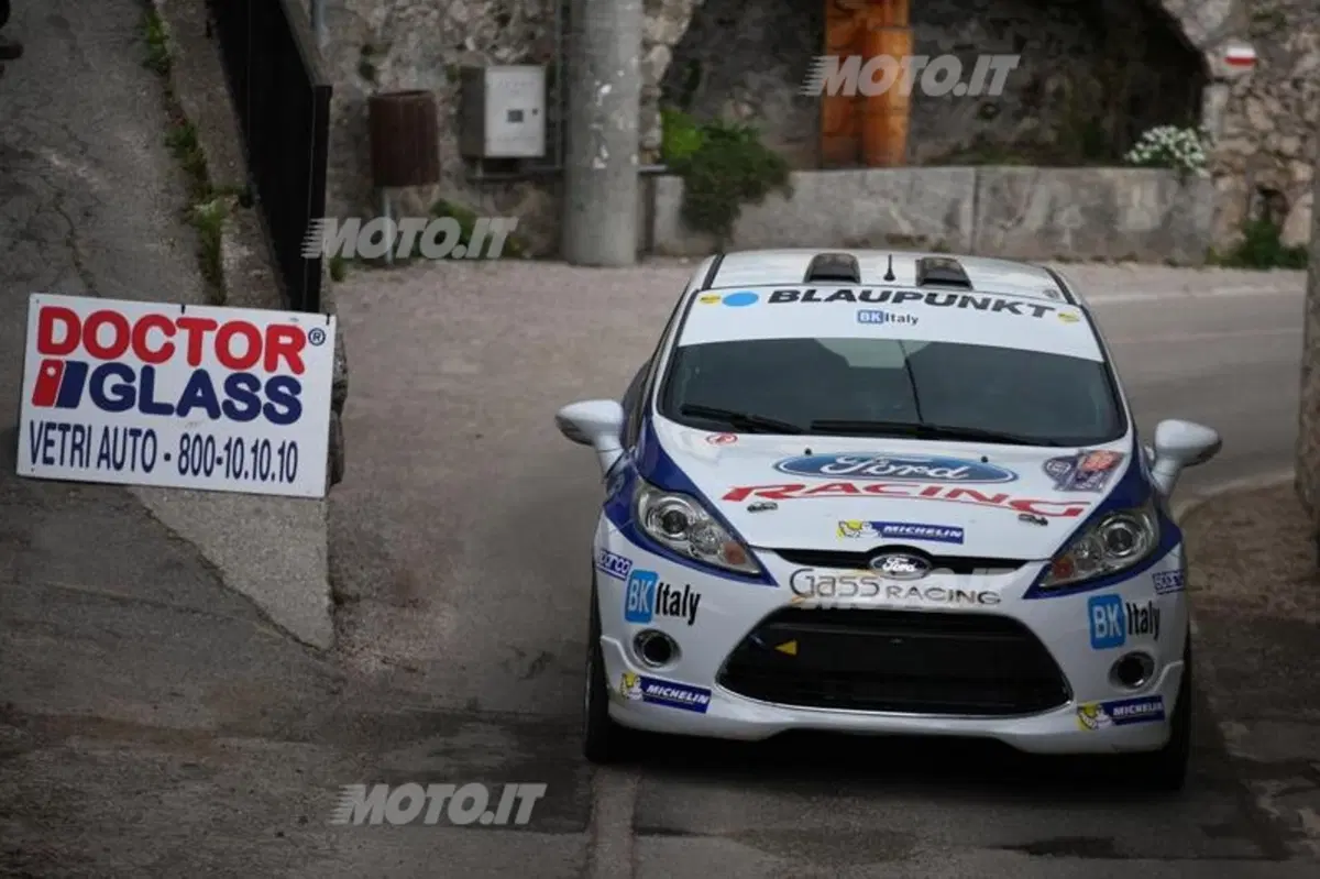 CIR 2013. 1000 Miglia, prima tappa. Perico davanti a Scandola. Basso out per incidente (17)