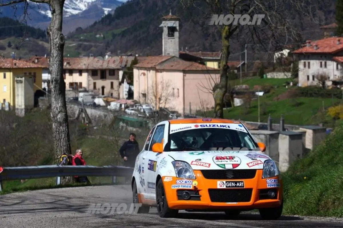CIR 2013. 1000 Miglia, prima tappa. Perico davanti a Scandola. Basso out per incidente (18)