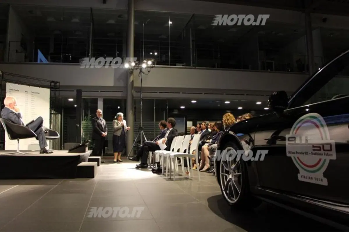Pietro Innocenti: «In 50 anni di storia la 911 è diventata la Porsche per eccellenza» (14)