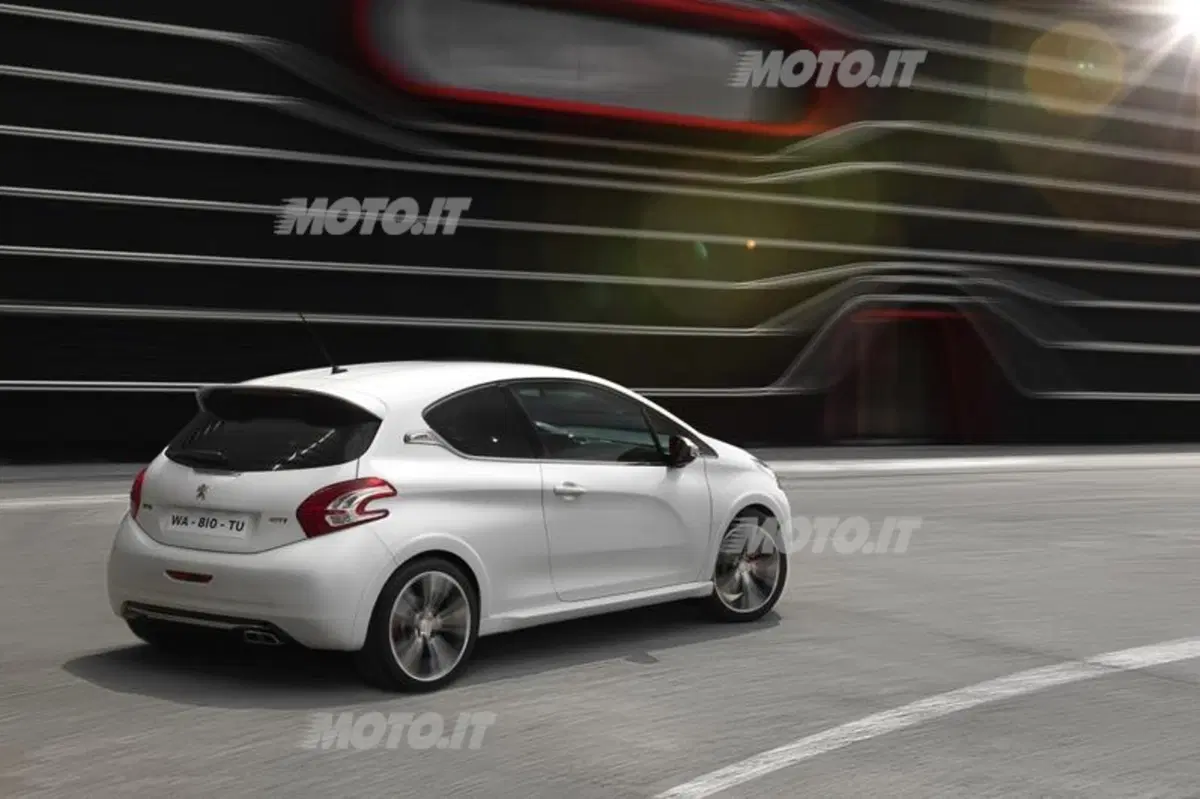Franzetti: «In un anno abbiamo già venduto 30.000 Peugeot 208 in Italia» (2)