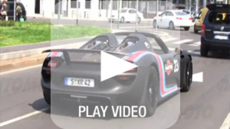 Porsche 918 Spyder: video su strada