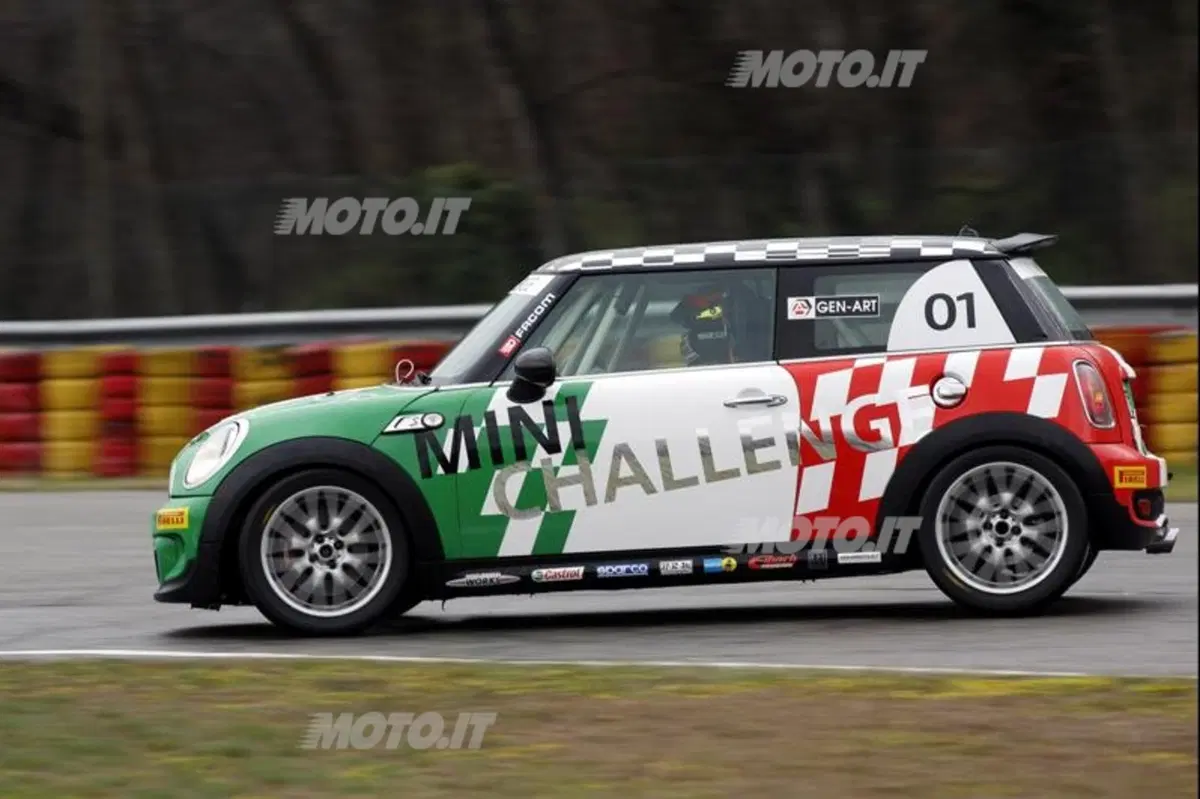 Mini Challenge 2013: si torna in pista (16)