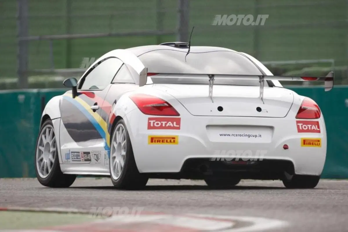 Carlo Leoni: «Peugeot RCZ Racing Cup è il prodotto giusto per tornare in pista» (3)