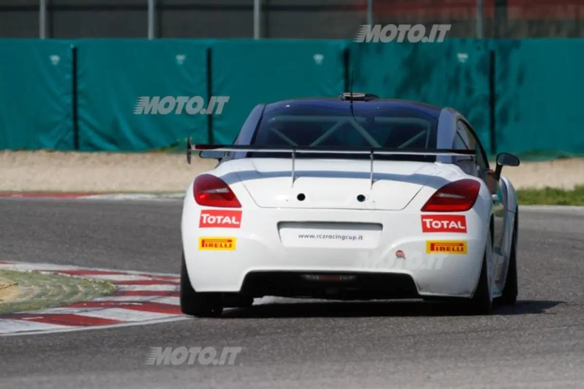 Carlo Leoni: «Peugeot RCZ Racing Cup è il prodotto giusto per tornare in pista» (8)