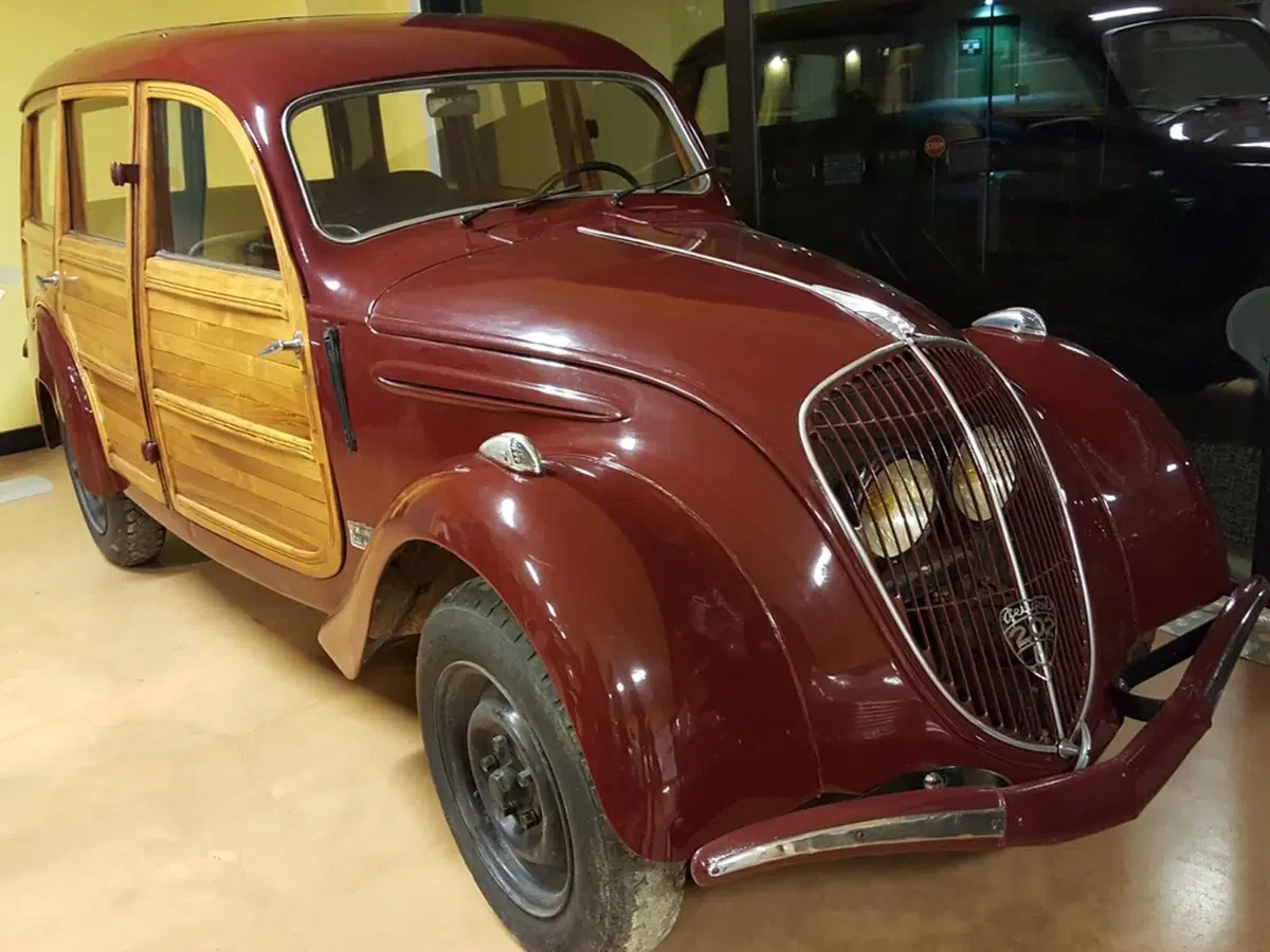 In Toscana la culla dei ricordi PSA con il Centro Documentazione Storica Citroen DS (8)
