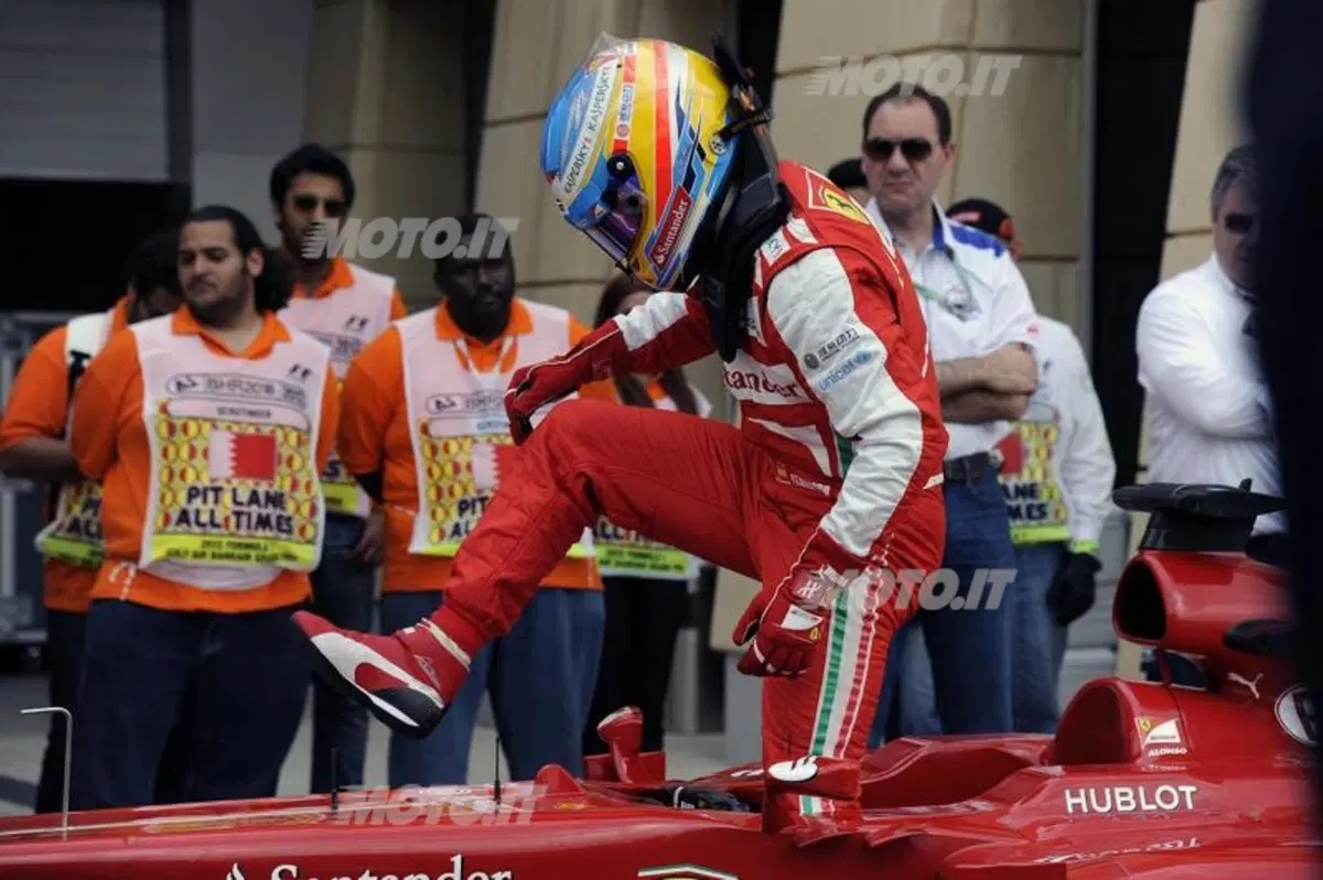 F1 GP Bahrain 2013: le foto più belle scattate a Sakhir (17)