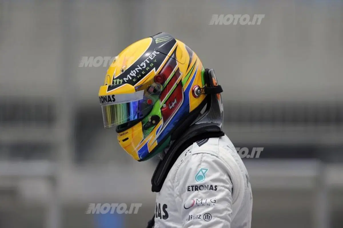 F1 GP Bahrain 2013: le foto più belle scattate a Sakhir (18)