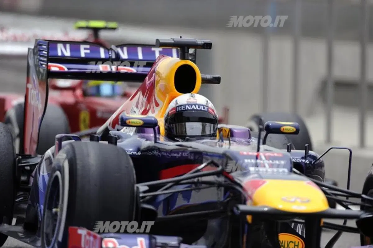 F1 GP Bahrain 2013: le foto più belle scattate a Sakhir (19)