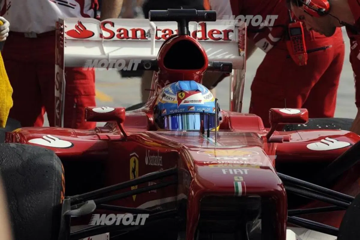 F1 GP Bahrain 2013: le foto più belle scattate a Sakhir (23)