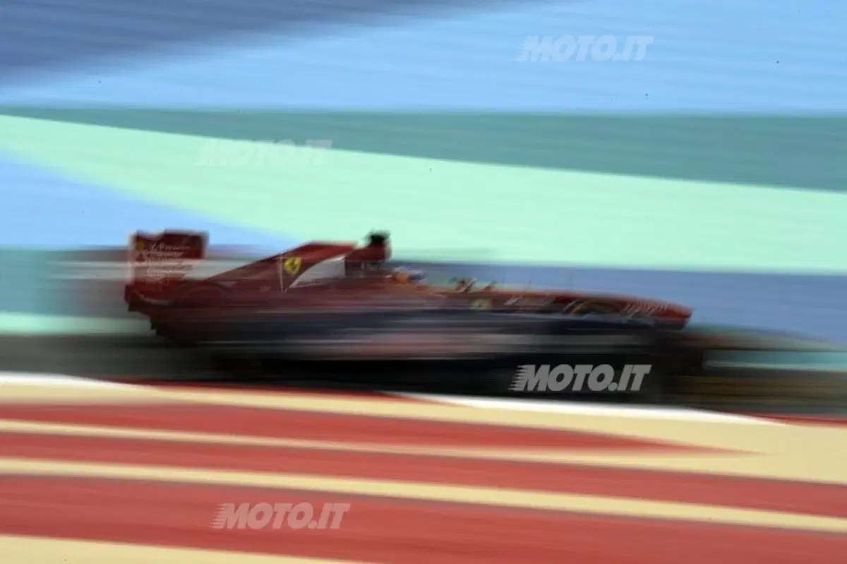 F1 GP Bahrain 2013: le foto più belle scattate a Sakhir (24)