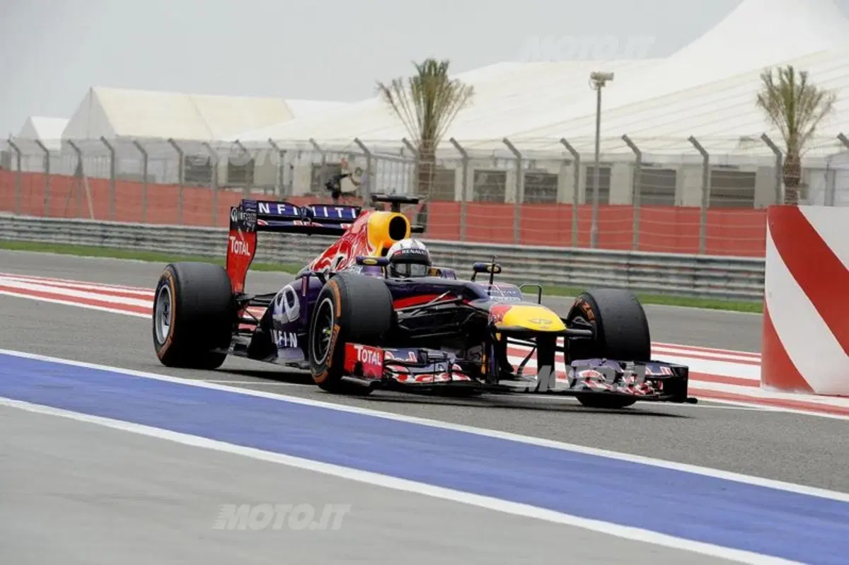 F1 GP Bahrain 2013: le foto più belle scattate a Sakhir (25)