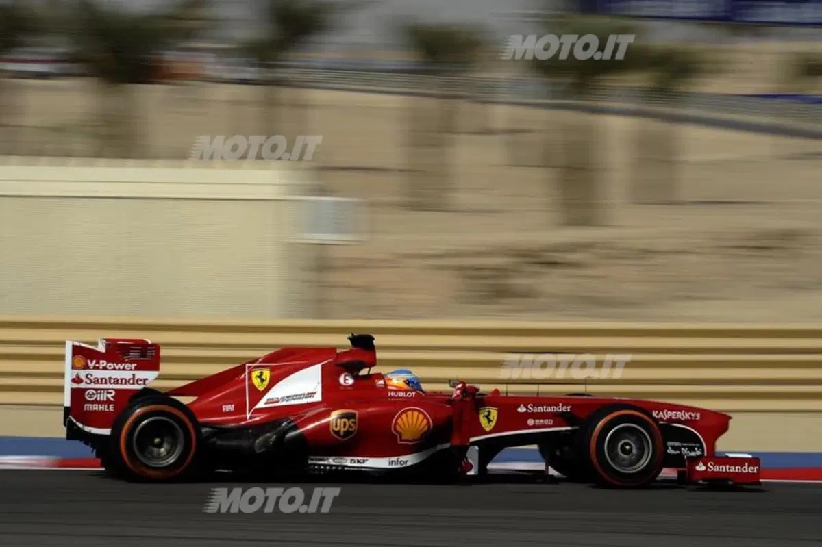 F1 GP Bahrain 2013: le foto più belle scattate a Sakhir (29)