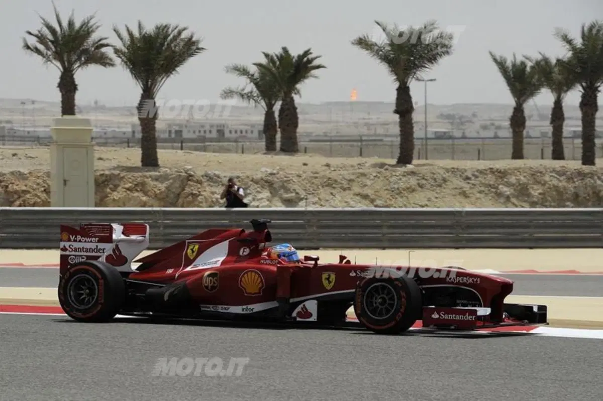 F1 GP Bahrain 2013: le foto più belle scattate a Sakhir (30)