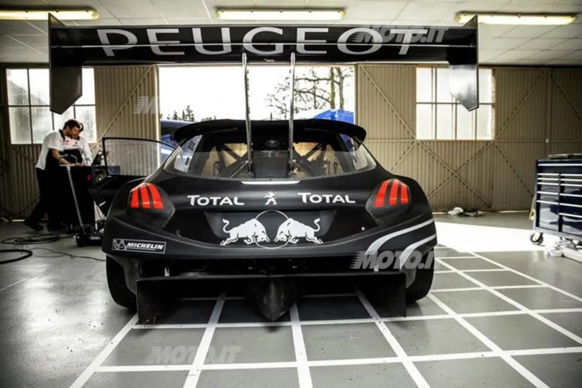Peugeot 208 T16 Pikes Peak: 875 CV per 875 kg! (11)