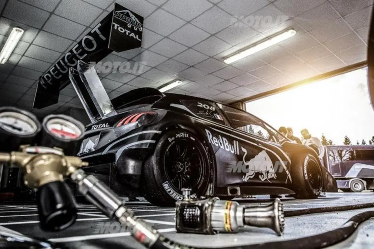Peugeot 208 T16 Pikes Peak: 875 CV per 875 kg! (15)