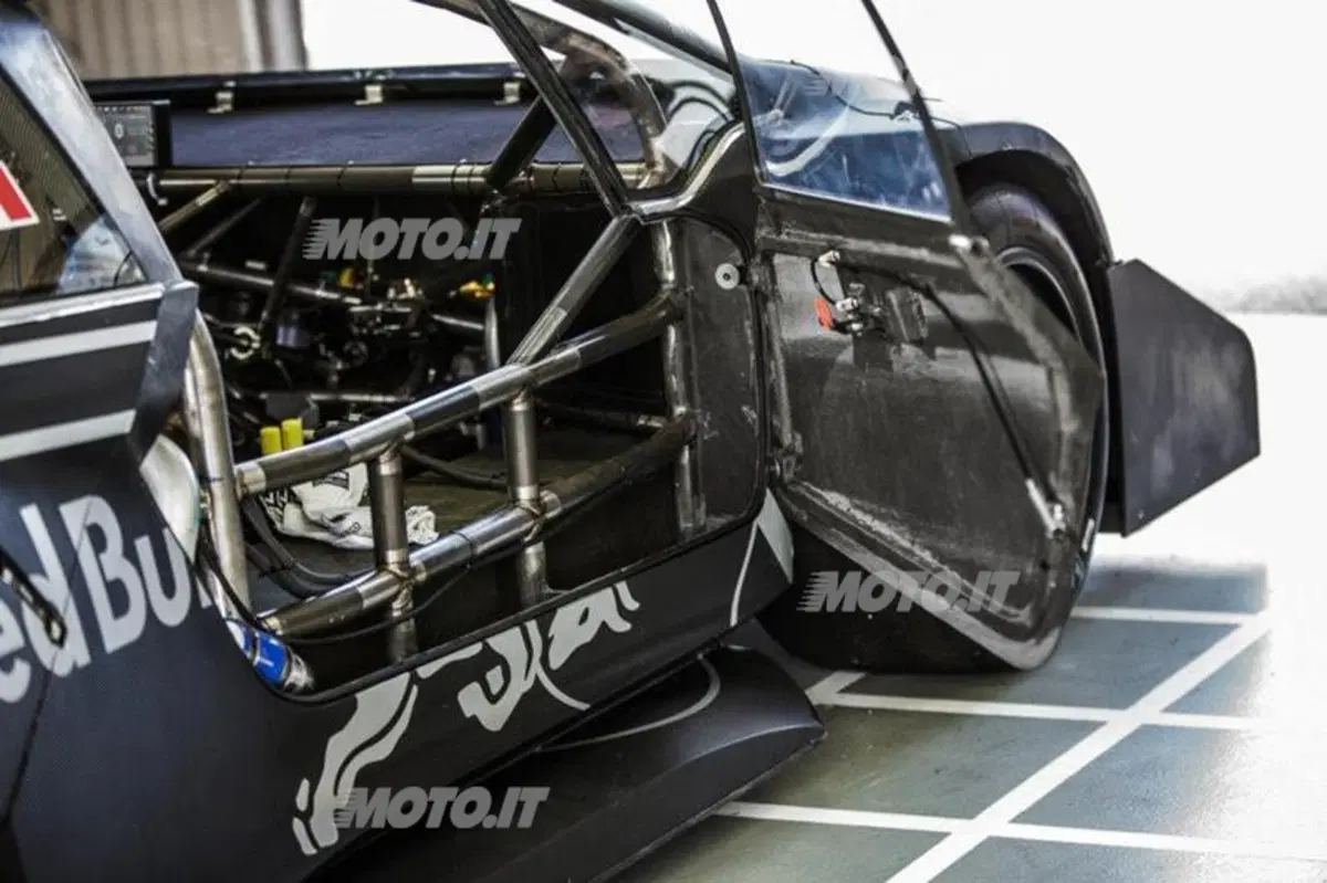 Peugeot 208 T16 Pikes Peak: 875 CV per 875 kg! (19)