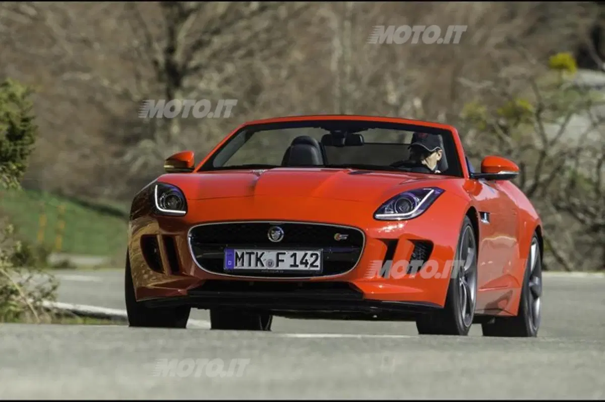 Jaguar F-Type (2)