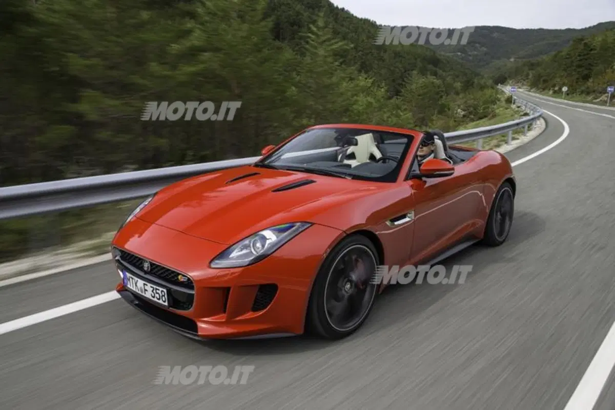Jaguar F-Type (4)