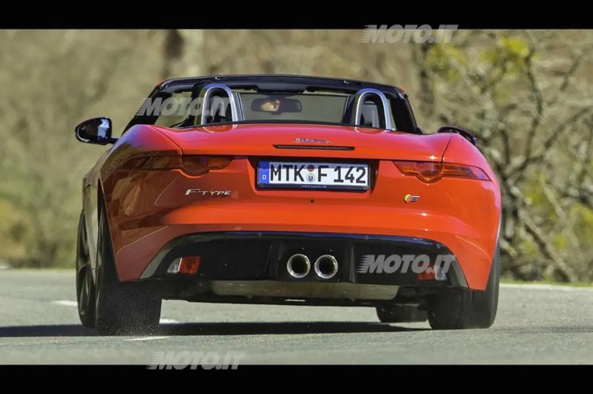 Jaguar F-Type (7)