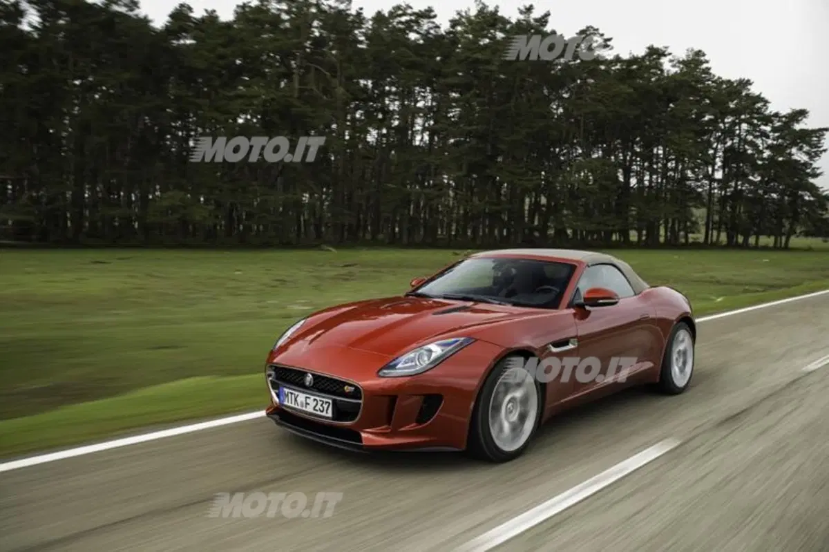 Jaguar F-Type (9)