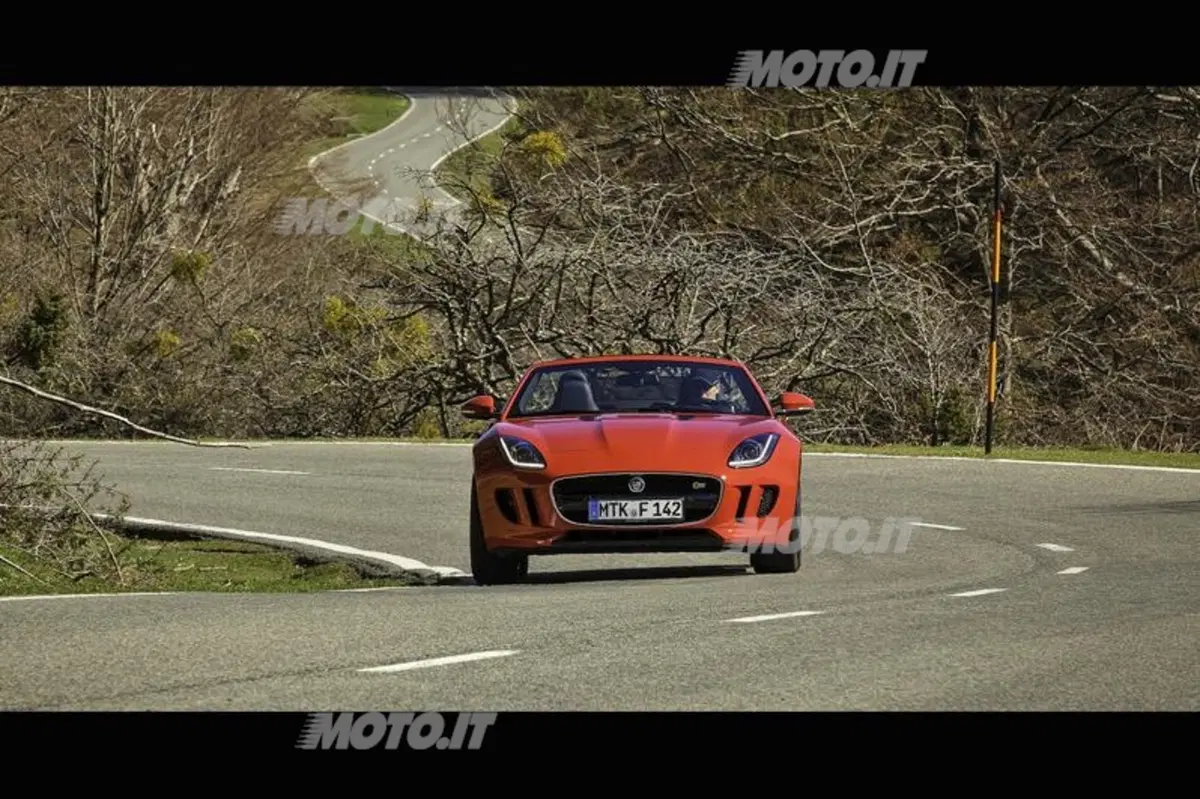 Jaguar F-Type (13)