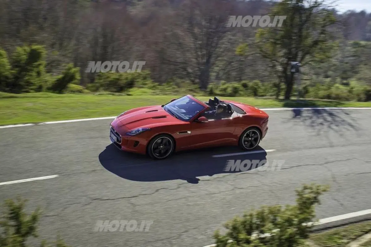 Jaguar F-Type (17)