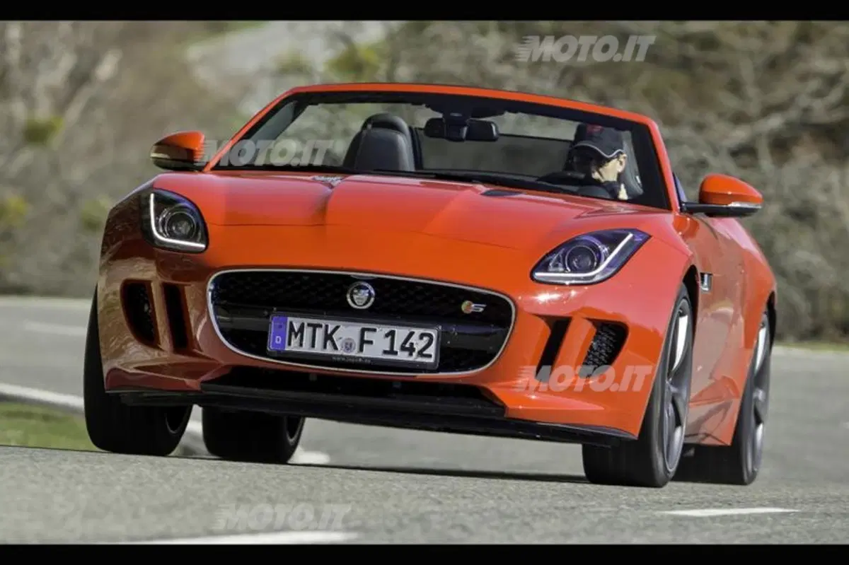 Jaguar F-Type (18)