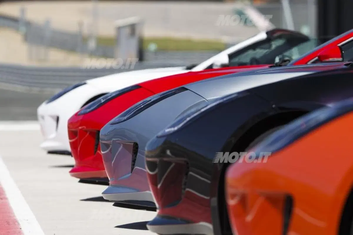 Jaguar F-Type (30)