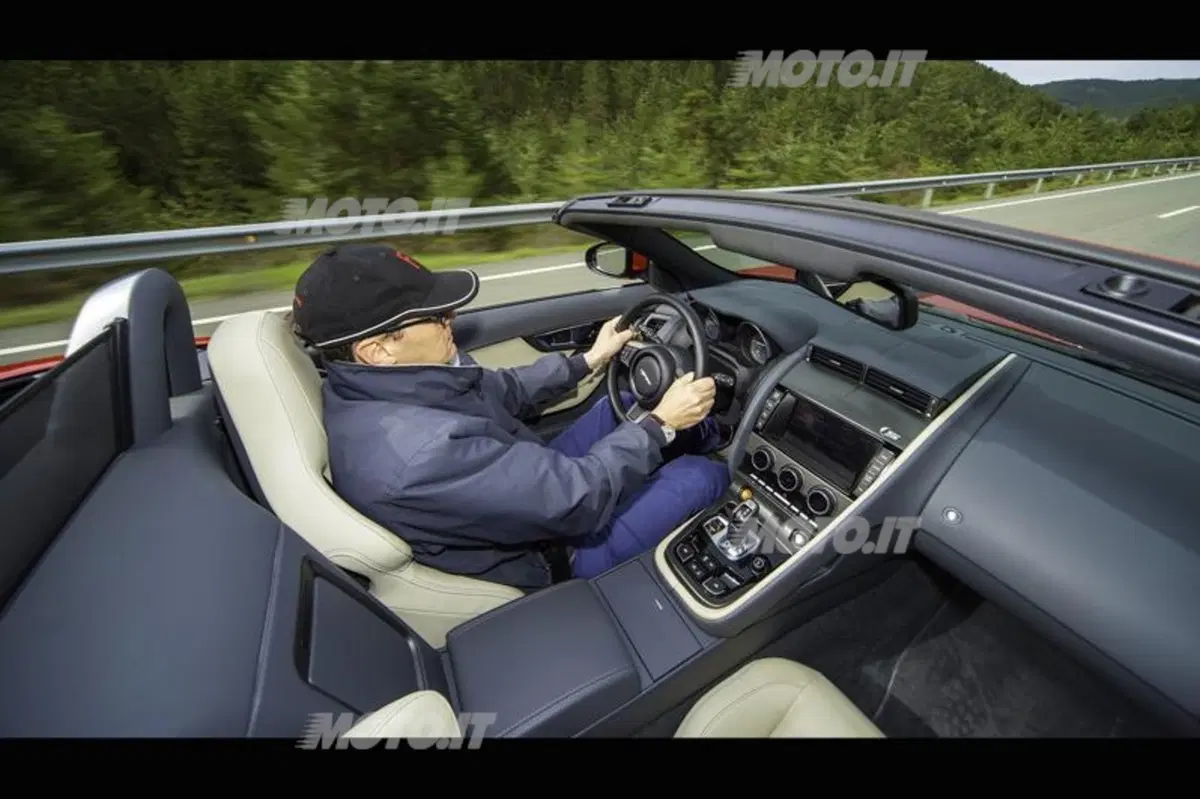 Jaguar F-Type (38)