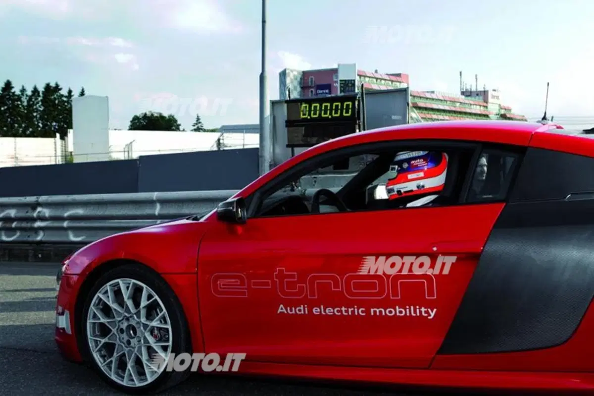 Iron Man 3: dal 24 aprile al cinema con l'Audi R8 e-tron (9)