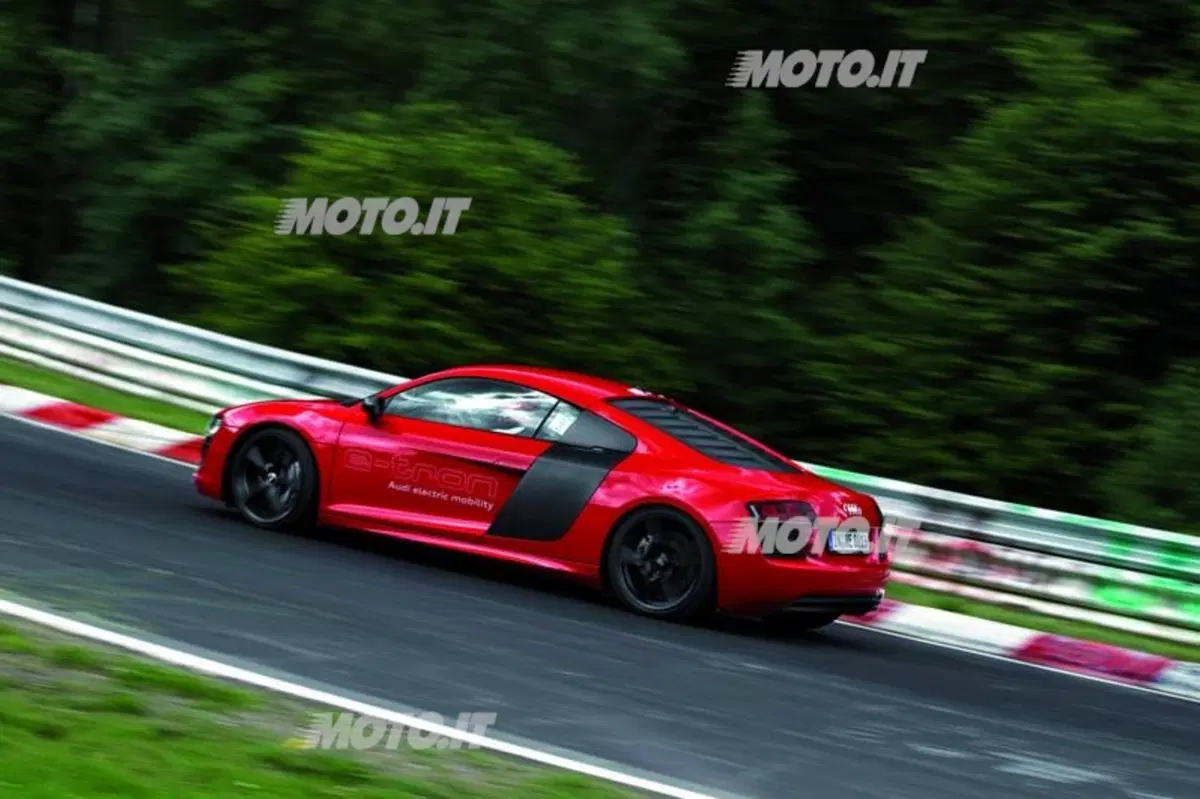 Iron Man 3: dal 24 aprile al cinema con l'Audi R8 e-tron (13)