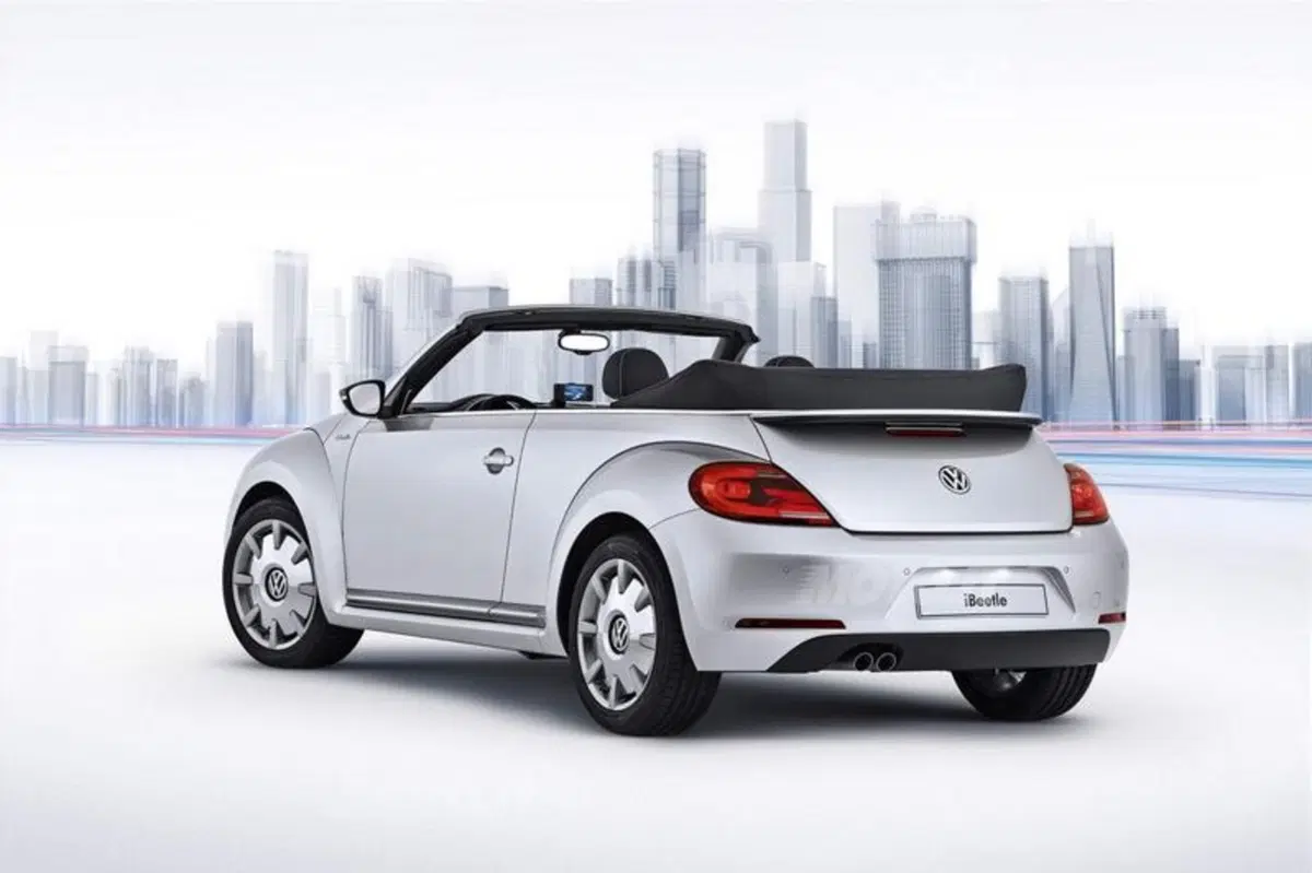 Volkswagen iBeetle e iBeetle Cabriolet: il Maggiolino per iPhone (5)