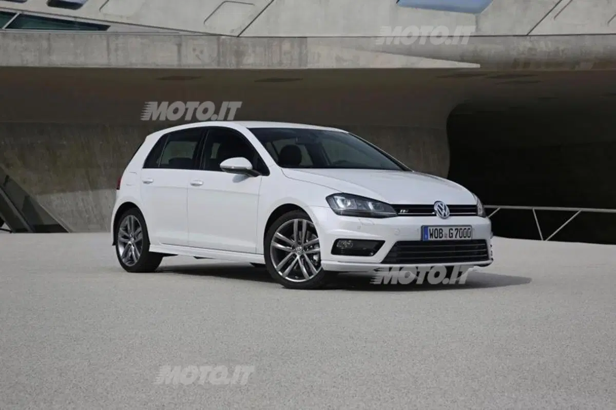 Volkswagen Golf R-Line (3)