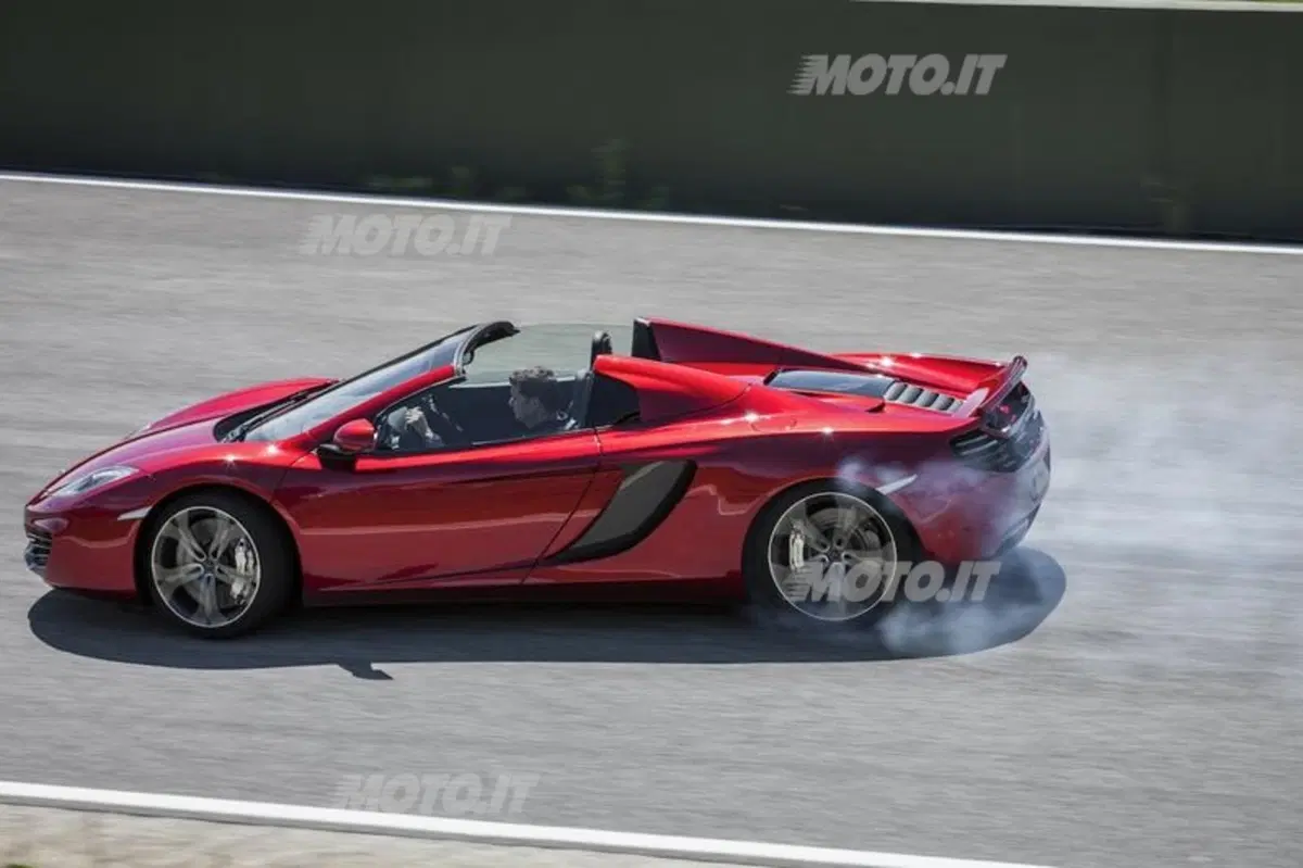 McLaren 12C Spider (26)