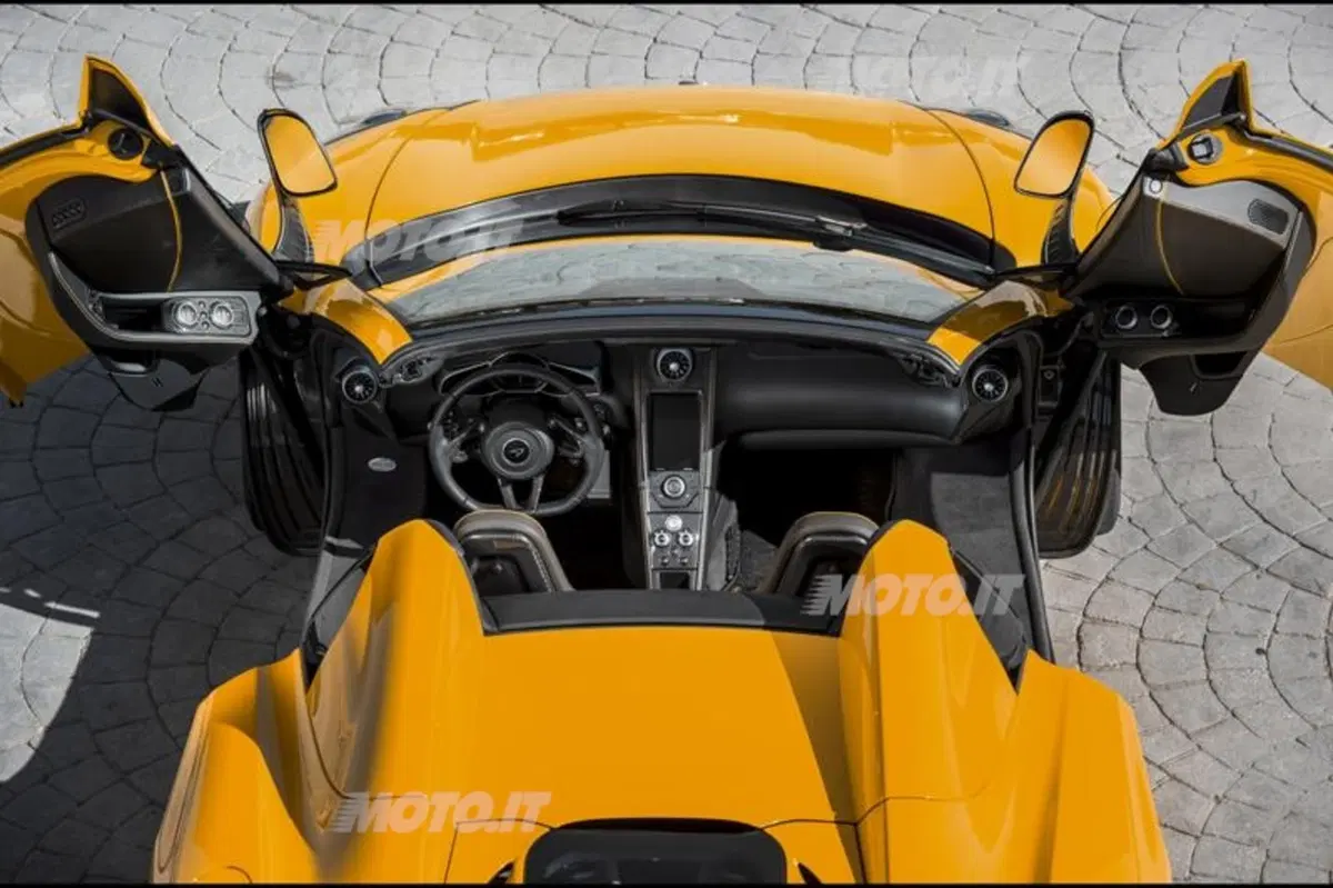 McLaren 12C Spider (38)