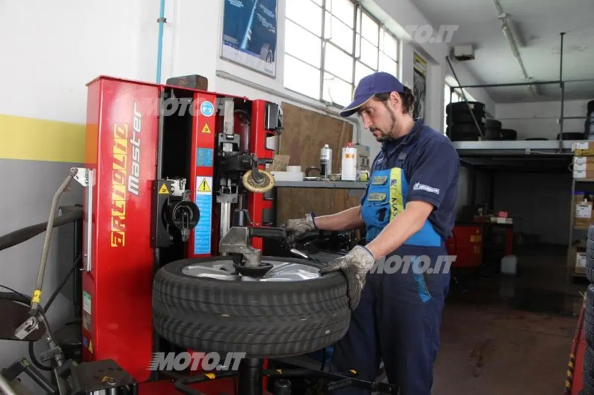 Michelin Alpin A4: ecco come vanno sulla Peugeot 208 (11)