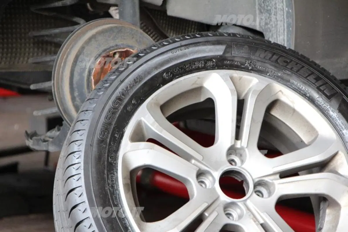 Michelin Alpin A4: ecco come vanno sulla Peugeot 208 (15)