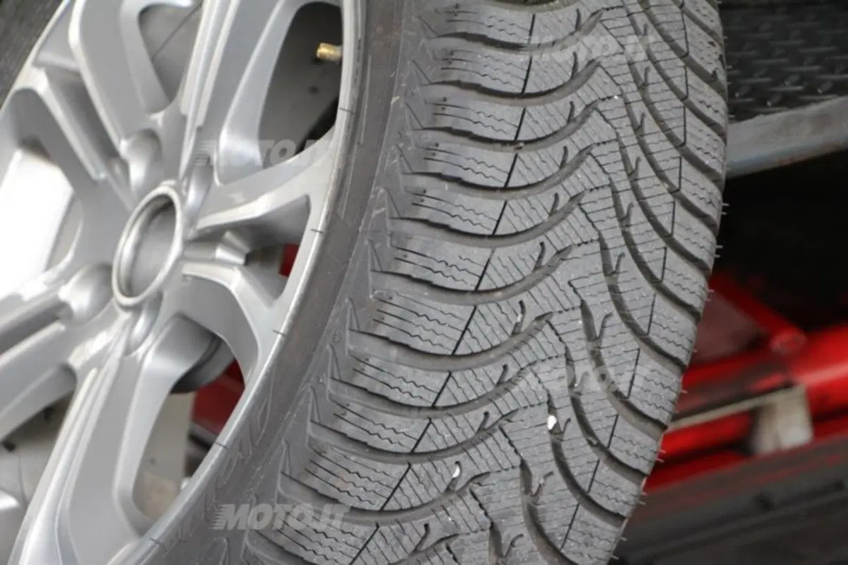 Michelin Alpin A4: ecco come vanno sulla Peugeot 208 (23)