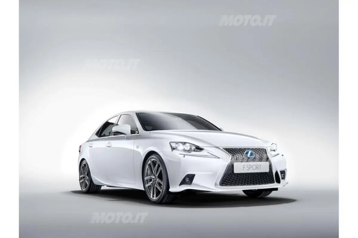 Nuova Lexus IS 300h: i prezzi (5)