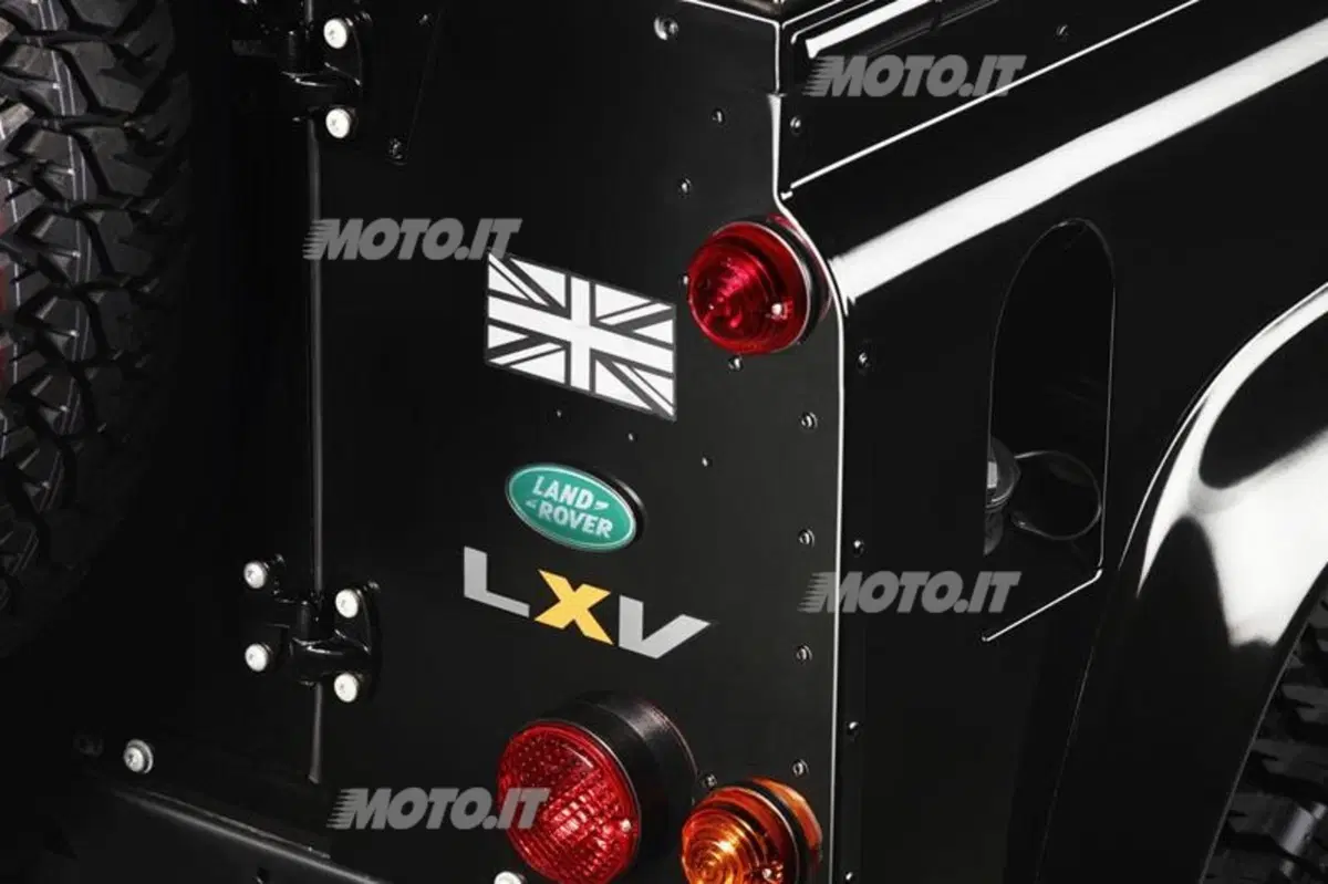 Land Rover Defender LXV (4)