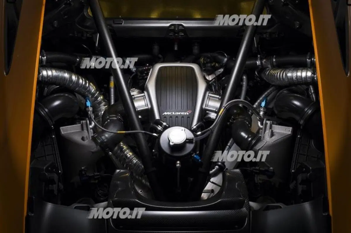 McLaren MP4-12C Can-Am Edition: in azione tra i cordoli in attesa di Goodwood (15)
