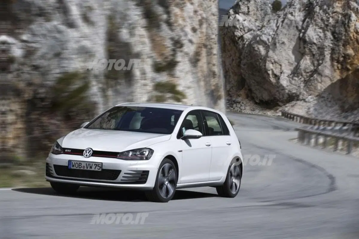 Nuova Volkswagen Golf GTI: listino prezzi (3)