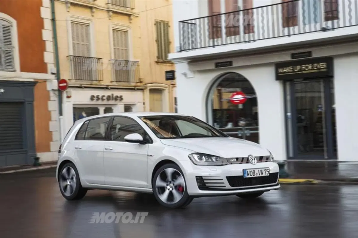 Nuova Volkswagen Golf GTI: listino prezzi (4)