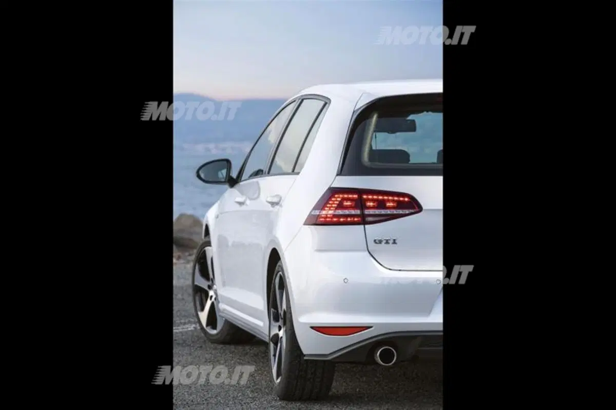 Nuova Volkswagen Golf GTI: listino prezzi (19)