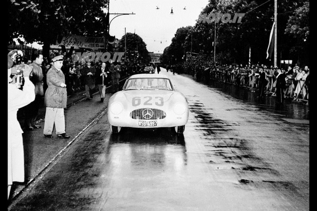 Mercedes alla Mille Miglia 2013 (13)