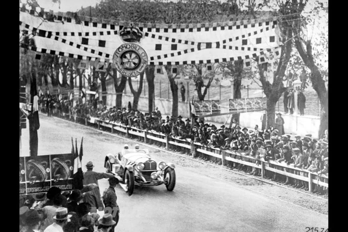 Mercedes alla Mille Miglia 2013 (17)